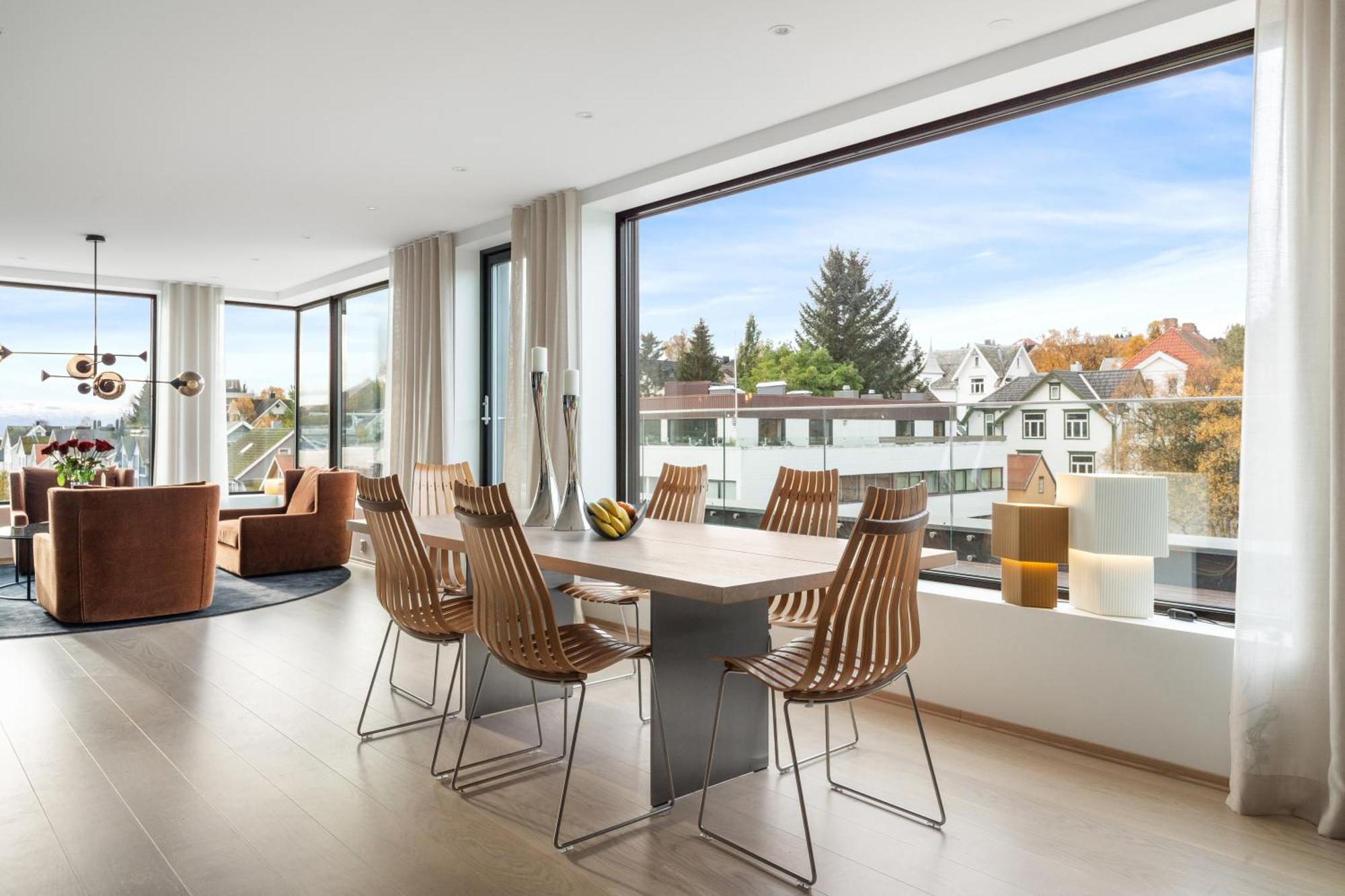 Luxury Apartment Downtown Tromso With 2 Bedrooms And 2 Bathrooms And Parking Luaran gambar