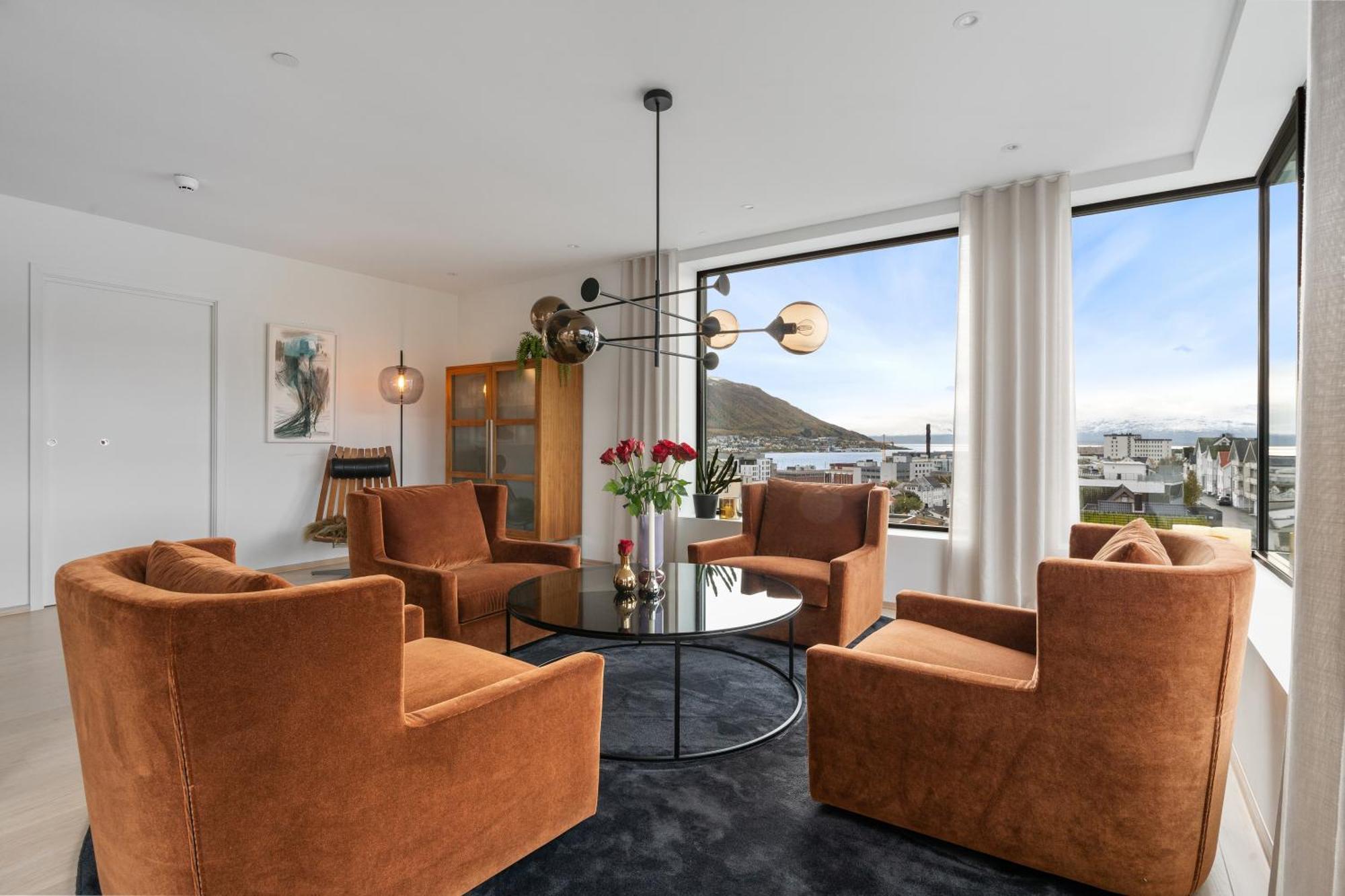 Luxury Apartment Downtown Tromso With 2 Bedrooms And 2 Bathrooms And Parking Luaran gambar