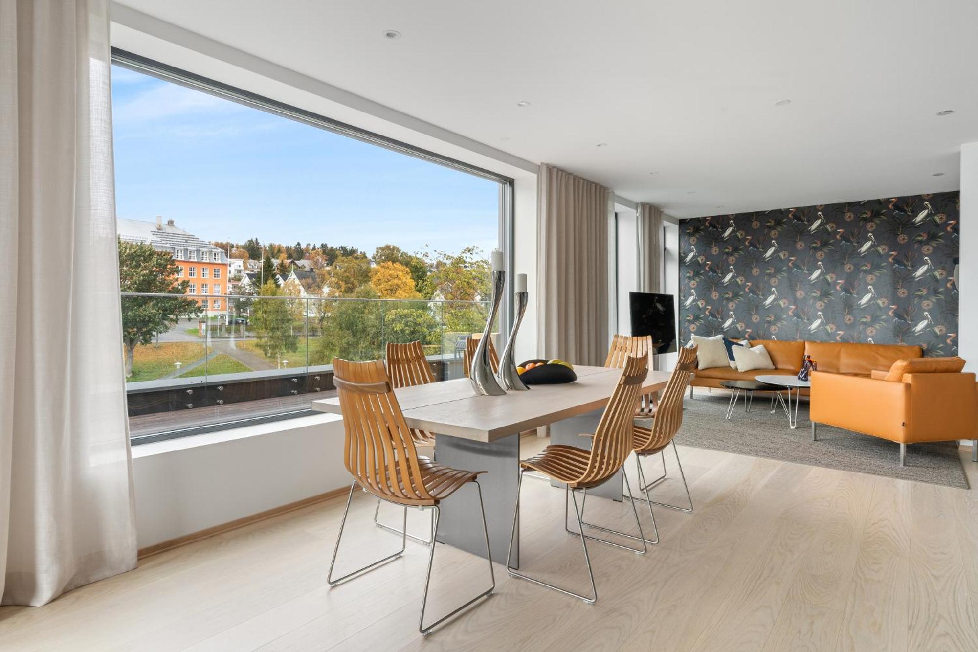 Luxury Apartment Downtown Tromso With 2 Bedrooms And 2 Bathrooms And Parking Luaran gambar